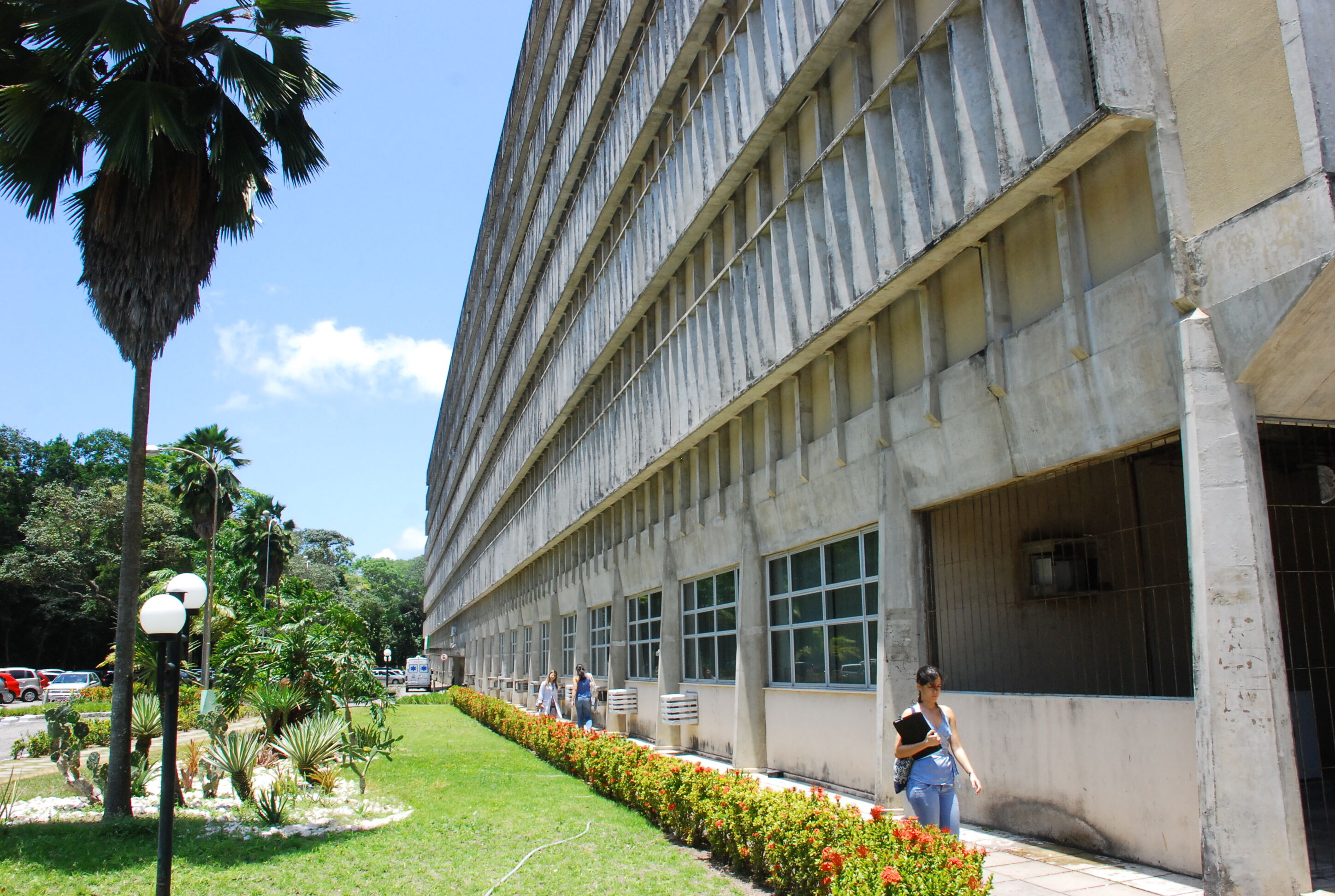 Mais de 600 servidores federais concursados da UFPB são cedidos para Ebserh e podem perder direitos: "ato arbitrário da Reitoria na véspera do Dia do Trabalhador", diz Sindicato Mais de 600 servidores federais concursados da UFPB são cedidos para Ebserh e podem perder direitos: "ato arbitrário da Reitoria na véspera do Dia do Trabalhador", diz Sindicato