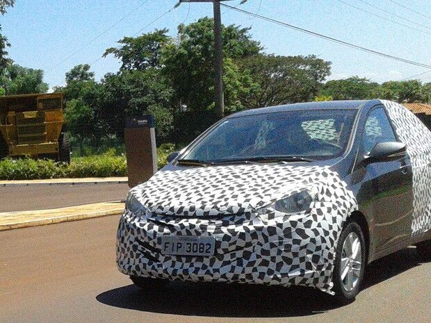 Hyundai HB20 sedã é flagrado no PR e tem nome confirmado Hyundai HB20 sedã é flagrado no PR e tem nome confirmado