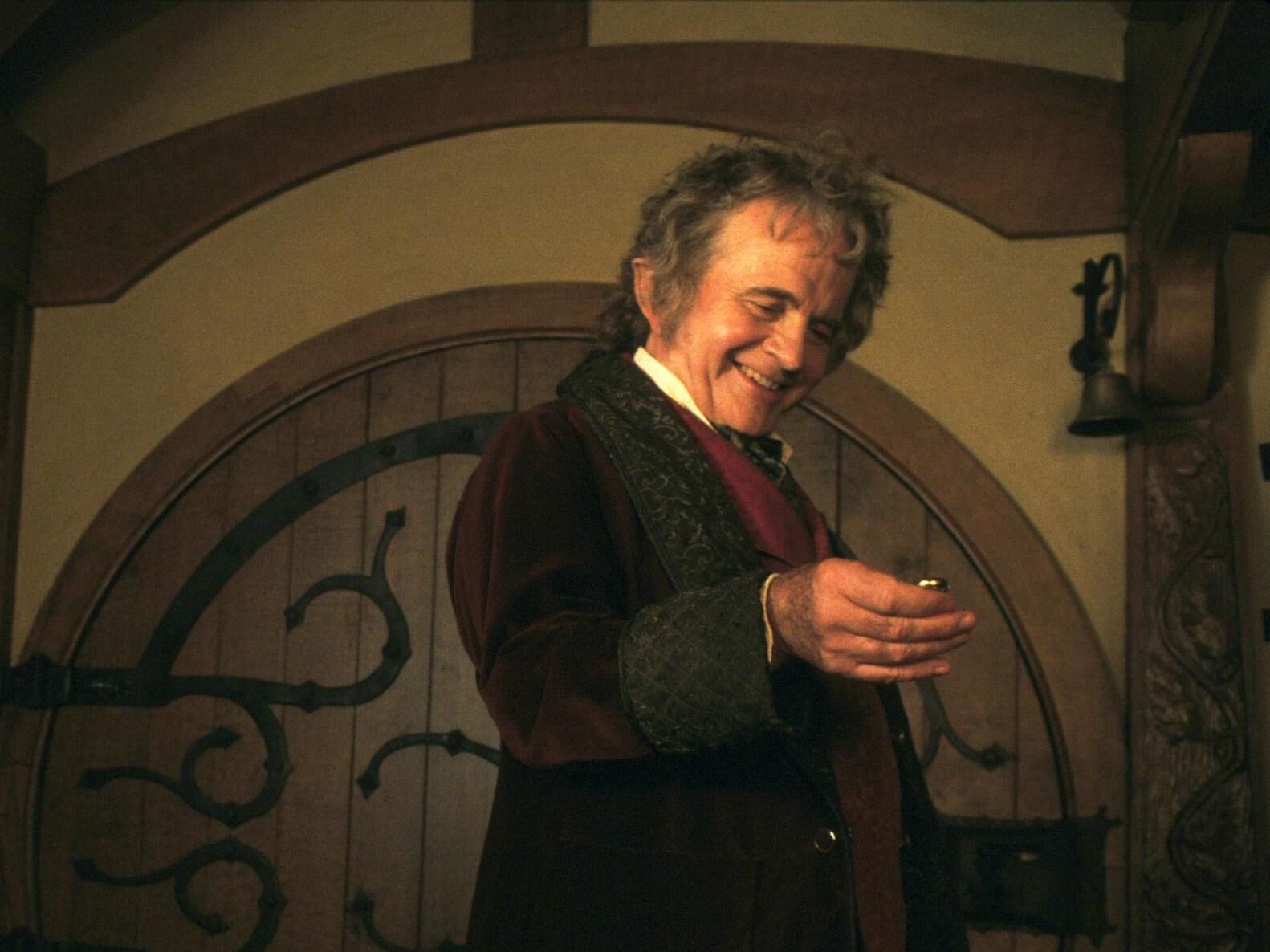 Ian Holm, o Bilbo Bolseiro de 'O Senhor dos Anéis', morre aos 88 anos Ian Holm, o Bilbo Bolseiro de 'O Senhor dos Anéis', morre aos 88 anos