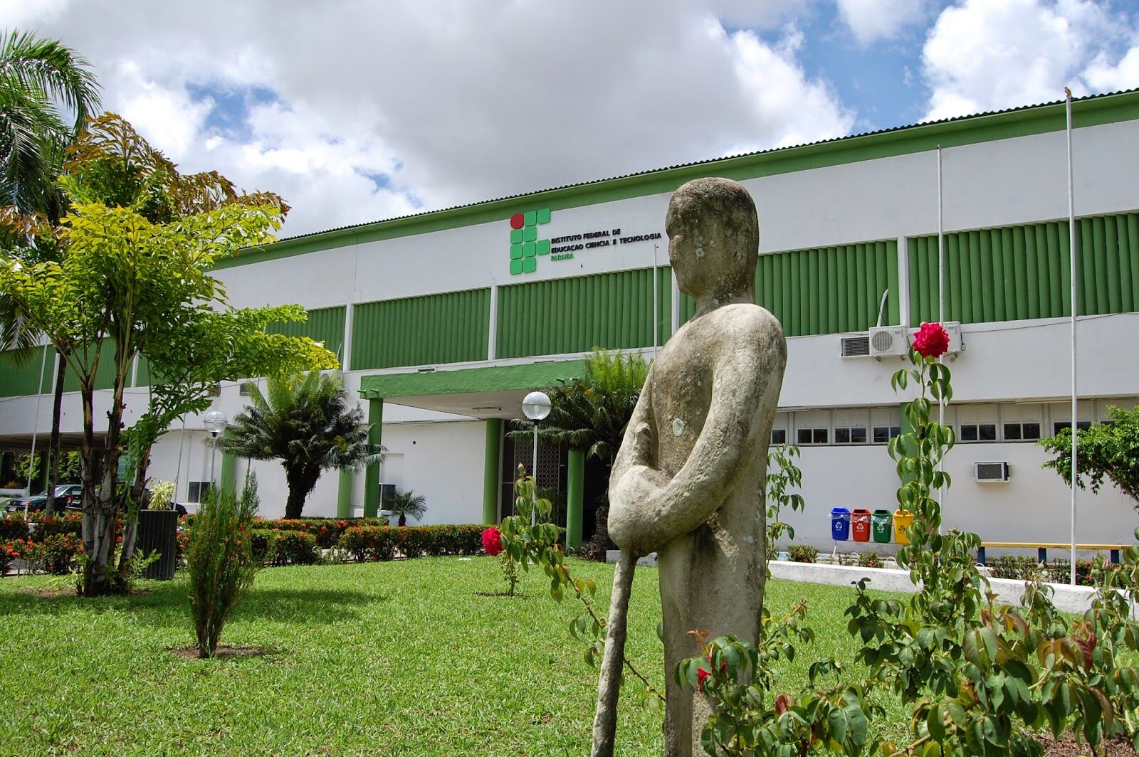 Mais de 10 mil candidatos faltam às provas do concurso do IFPB Mais de 10 mil candidatos faltam às provas do concurso do IFPB