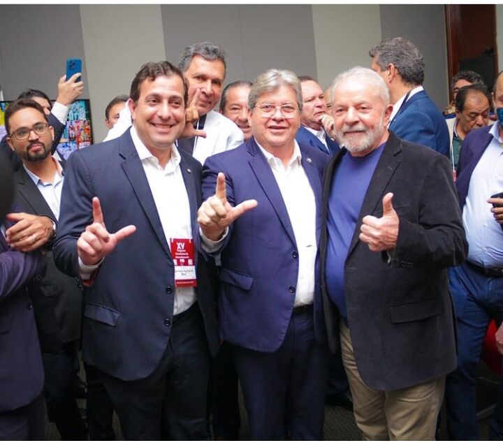 "A Paraíba e o Brasil na mesma direção", afirma João Azevêdo em encontro com ex-presidente Lula "A Paraíba e o Brasil na mesma direção", afirma João Azevêdo em encontro com ex-presidente Lula
