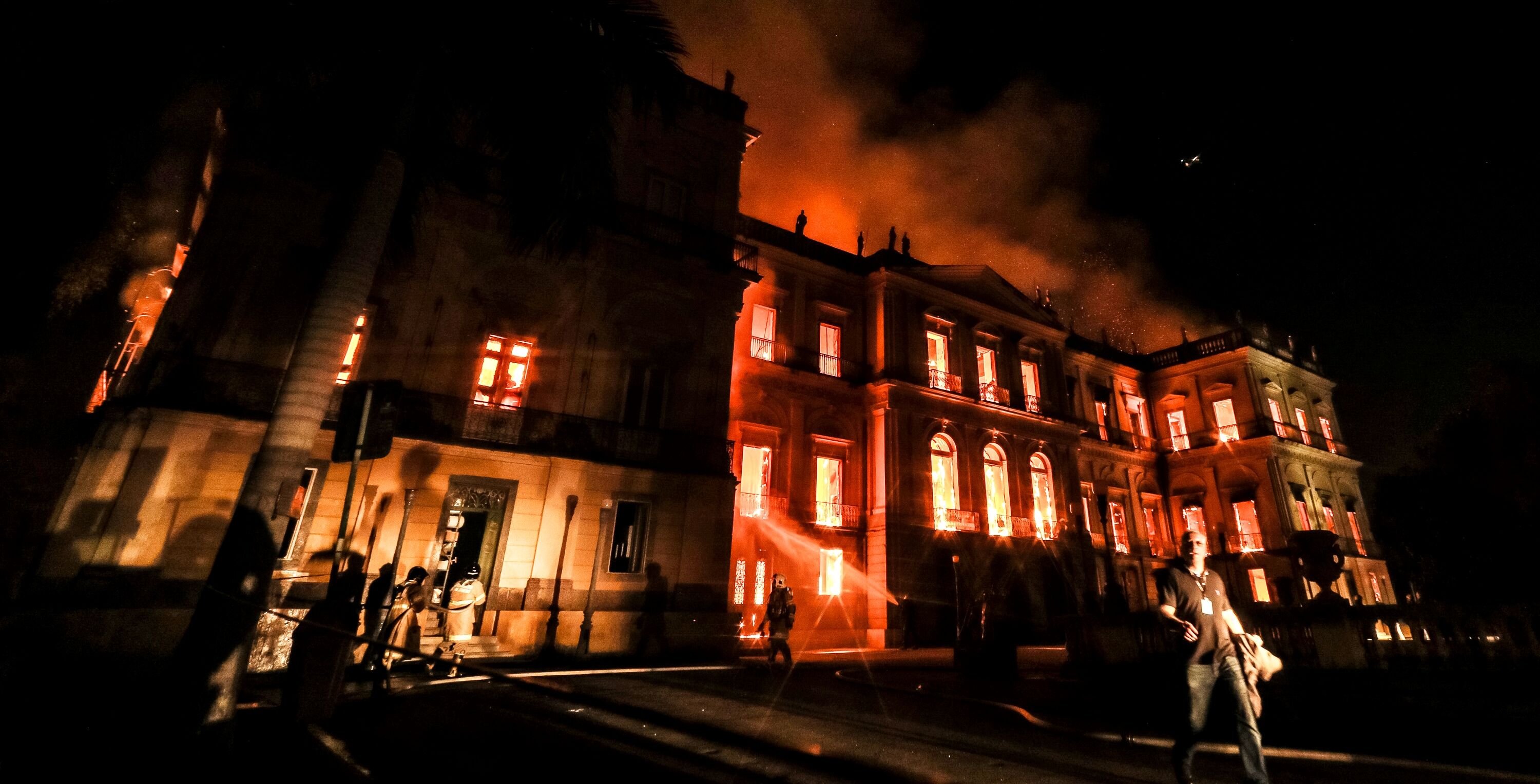 Incêndio no Museu Nacional não destruiu anexo com coleções raras Incêndio no Museu Nacional não destruiu anexo com coleções raras