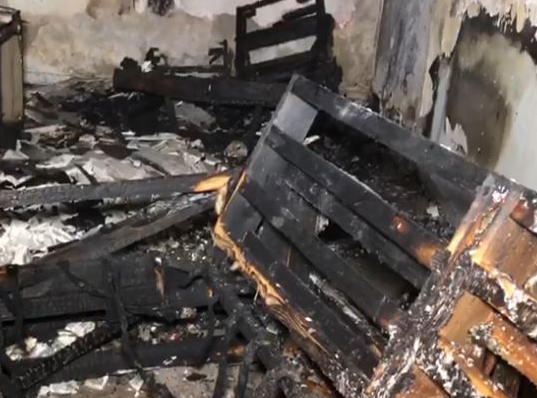 Incêndio atinge casa e destrói cômodo de residência em João Pessoa Incêndio atinge casa e destrói cômodo de residência em João Pessoa