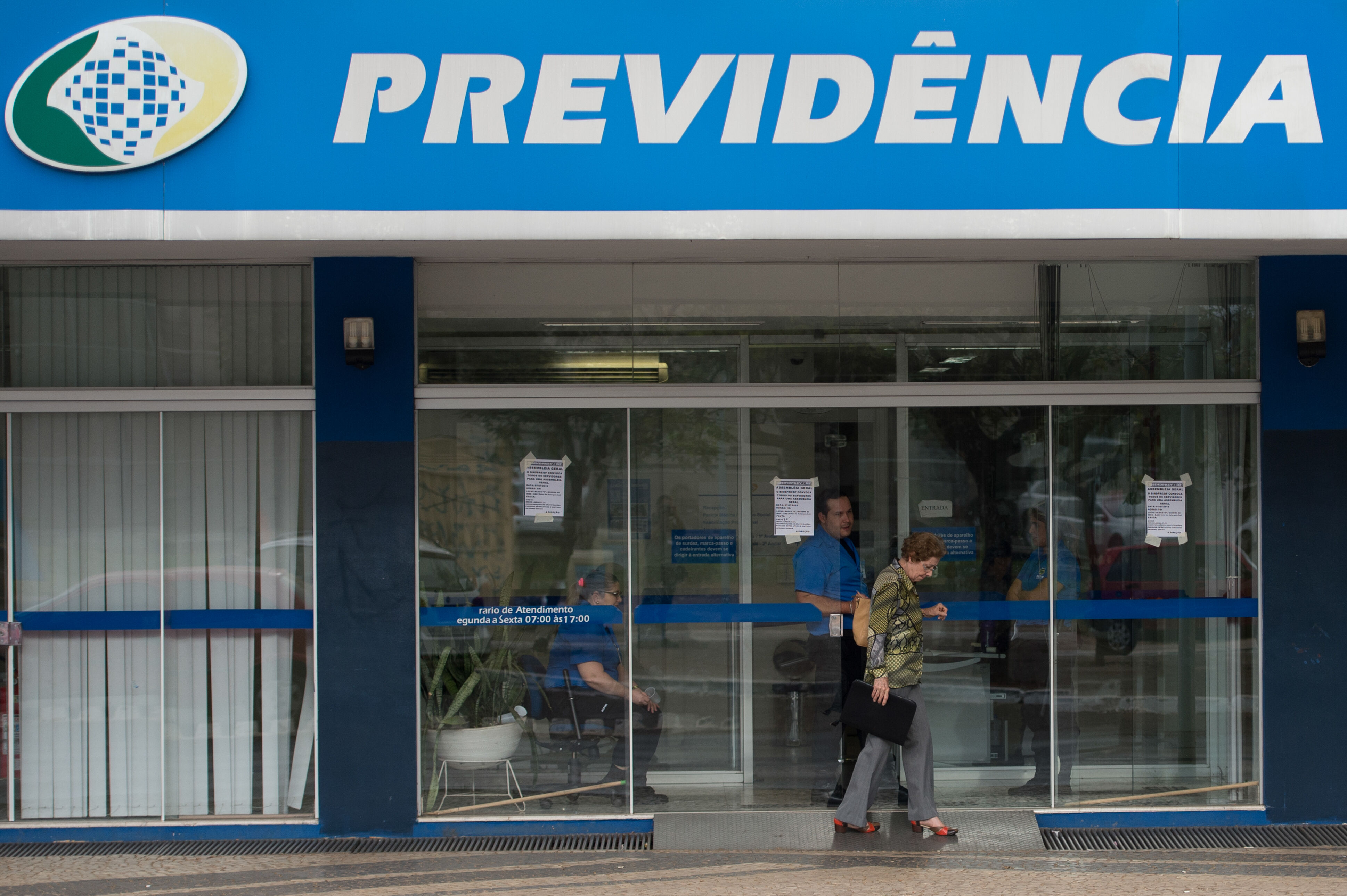 Concurso do INSS terá 500 vagas e salários de R$ 14 mil; confira Prédio do Instituto Nacional do Seguro Social (INSS). (foto: Marcelo Camargo/Agência Brasil)