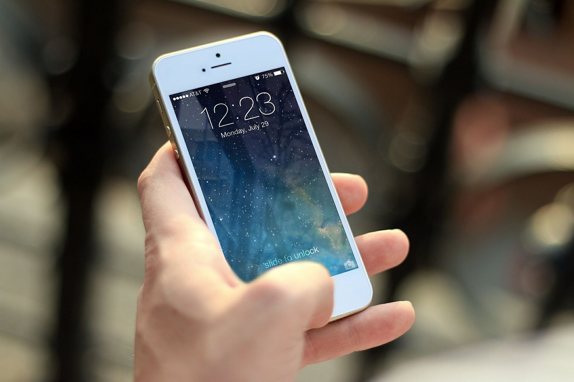 Clientes denunciam suposto golpe na venda de 'Iphones' com prejuízo superior a meio milhão de reais Clientes denunciam suposto golpe na venda de 'Iphones' com prejuízo superior a meio milhão de reais