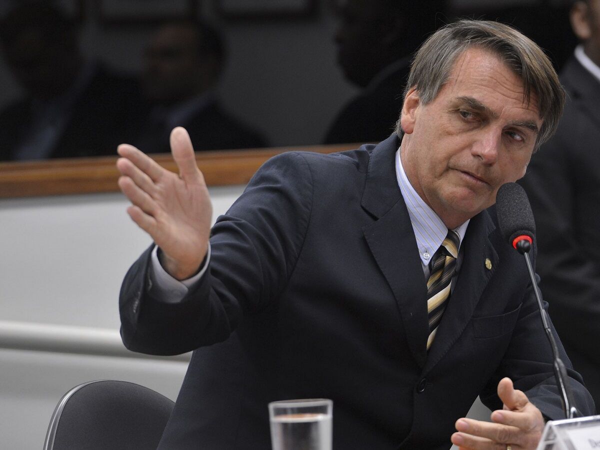 Idealizador atribui a Bolsonaro tentativa de 'enfraquecer' Lei da Ficha Limpa: "tenta ser candidato de qualquer maneira" jair bolsonaro