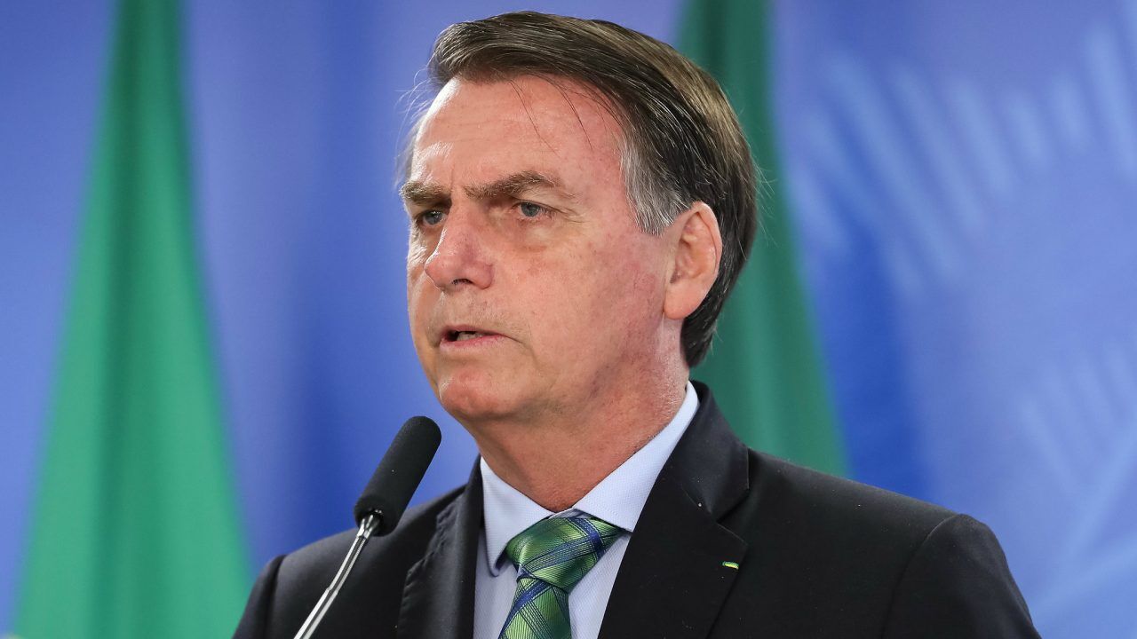 Bolsonaro insinua envolvimento de dinheiro e crime de Glenn em mensagens da Lava Jato Bolsonaro insinua envolvimento de dinheiro e crime de Glenn em mensagens da Lava Jato