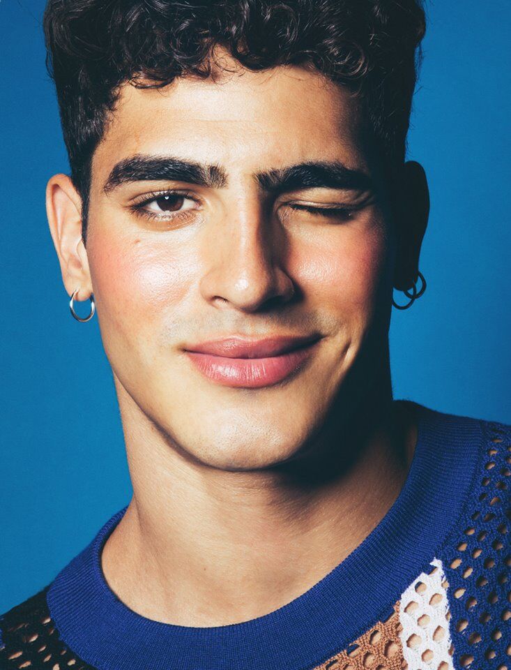 Conheça Jhona Burjack, modelo internacional que estreia como ator na novela 'Éramos Seis' Conheça Jhona Burjack, modelo internacional que estreia como ator na novela 'Éramos Seis'