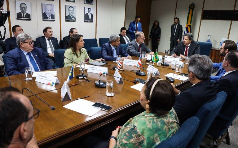 João Azevêdo e governadores do Nordeste discutem recomposição do FPE e reforma tributária com ministro Fernando Haddad João Azevêdo e governadores do Nordeste discutem recomposição do FPE e reforma tributária com ministro Fernando Haddad