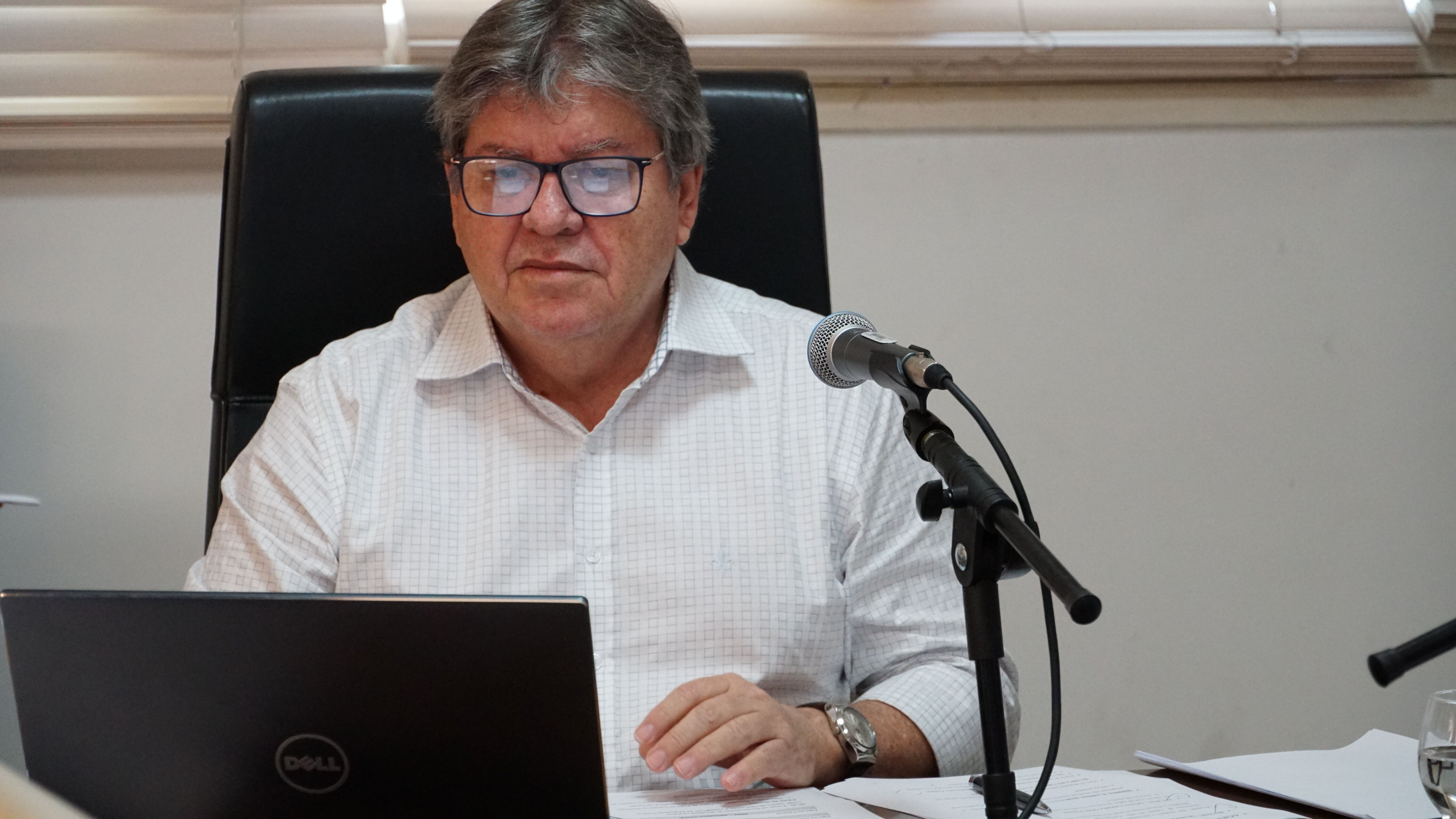 João Azevêdo autoriza obras de pavimentação da rodovia PB-200 no Cariri paraibano João Azevêdo autoriza obras de pavimentação da rodovia PB-200 no Cariri paraibano