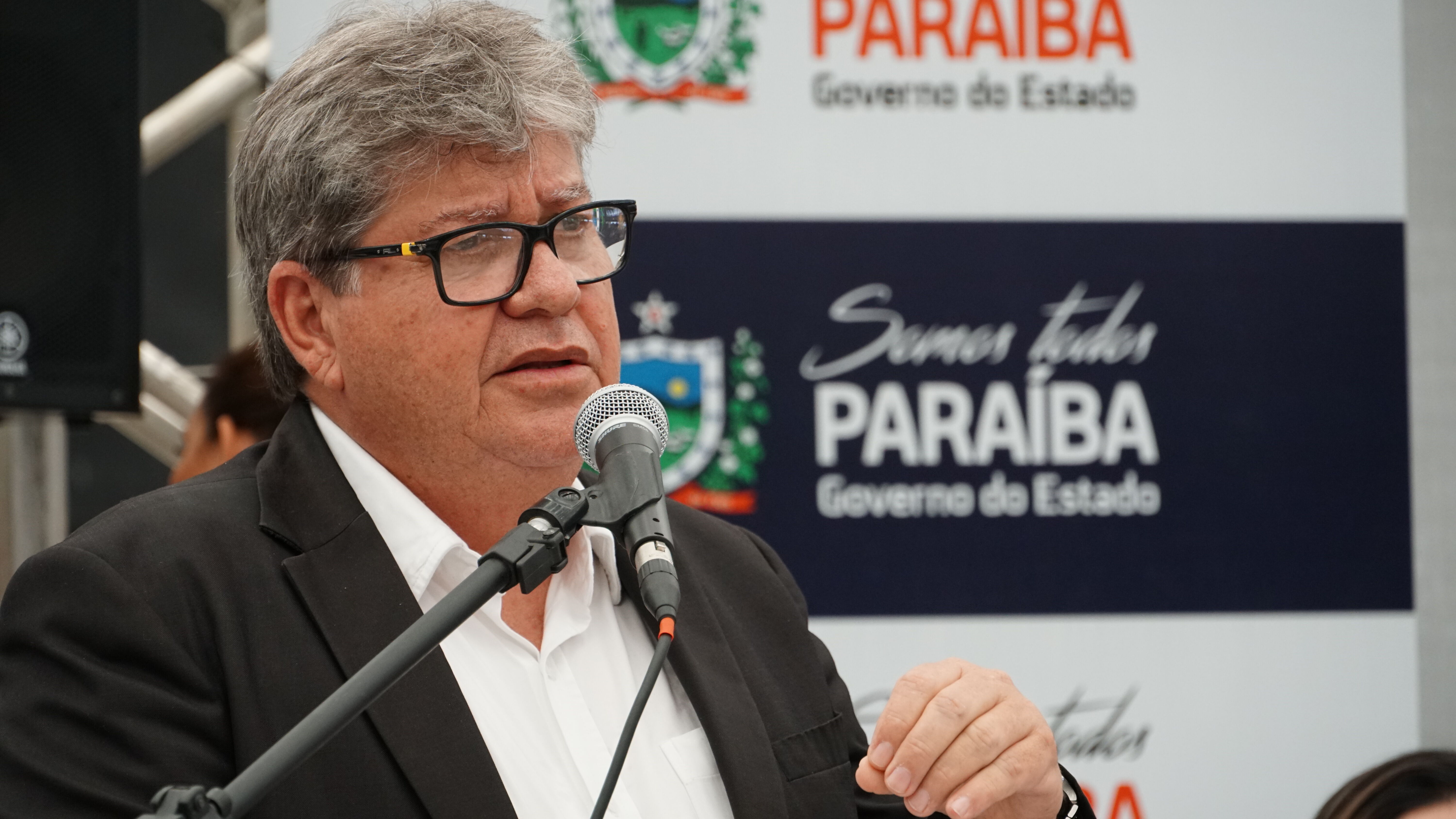 Governador faz mistério sobre a reforma administrativa, diz que ainda está trabalhando nela e que haverá novos anúncios amanhã; veja possíveis nomes Governador faz mistério sobre a reforma administrativa, diz que ainda está trabalhando nela e que haverá novos anúncios amanhã; veja possíveis nomes