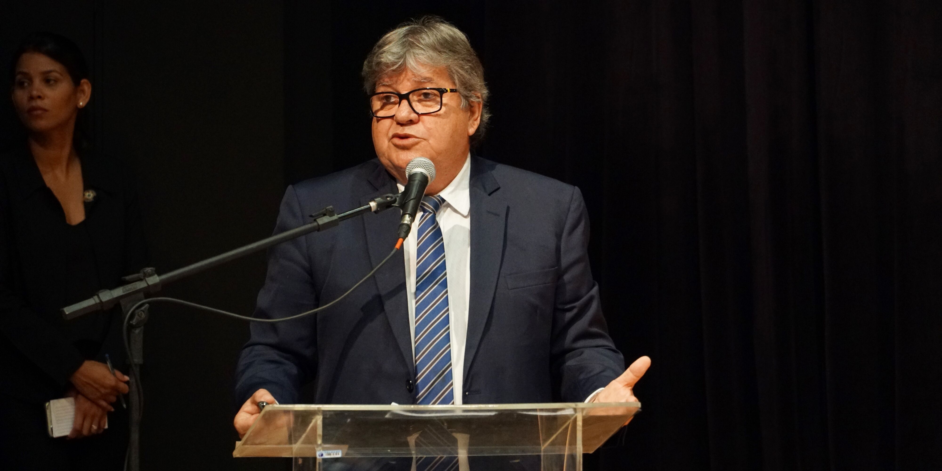João Azevêdo anuncia prorrogação de decreto de fechamento do comércio até 3 de maio João Azevêdo anuncia prorrogação de decreto de fechamento do comércio até 3 de maio