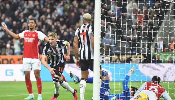 Newcastle vence e tira invencibilidade do Arsenal na Premier League