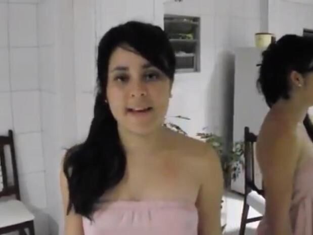 Jovem tenta leiloar virgindade para pagar tratamento da mãe Jovem tenta leiloar virgindade para pagar tratamento da mãe