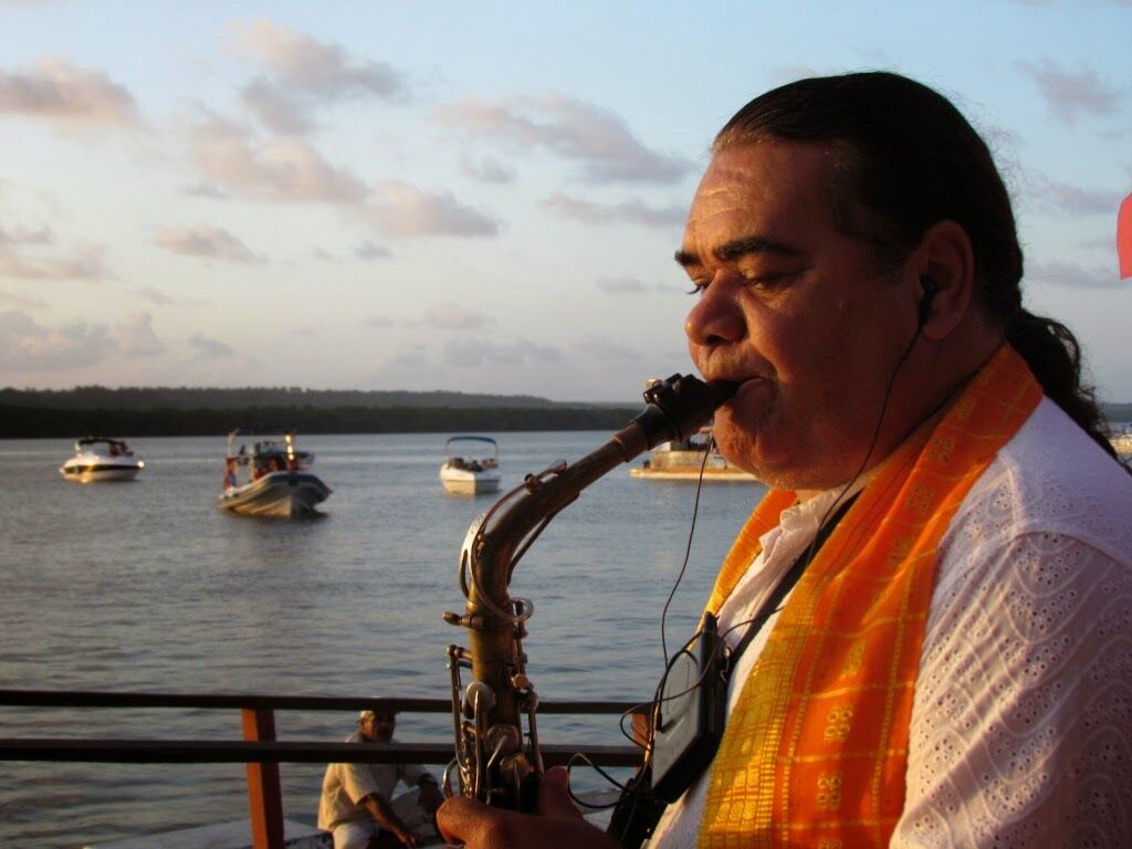 Jurandy do Sax chega a 9 mil execuções do "Bolero" de Ravel; comemoração acontece em novembro, na Praia do Jacaré Jurandy do Sax chega a 9 mil execuções do "Bolero" de Ravel; comemoração acontece em novembro, na Praia do Jacaré