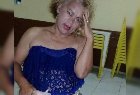 Transexual é morta a tiros na frente de casa, em Barra de Santa Rosa Transexual é morta a tiros na frente de casa, em Barra de Santa Rosa