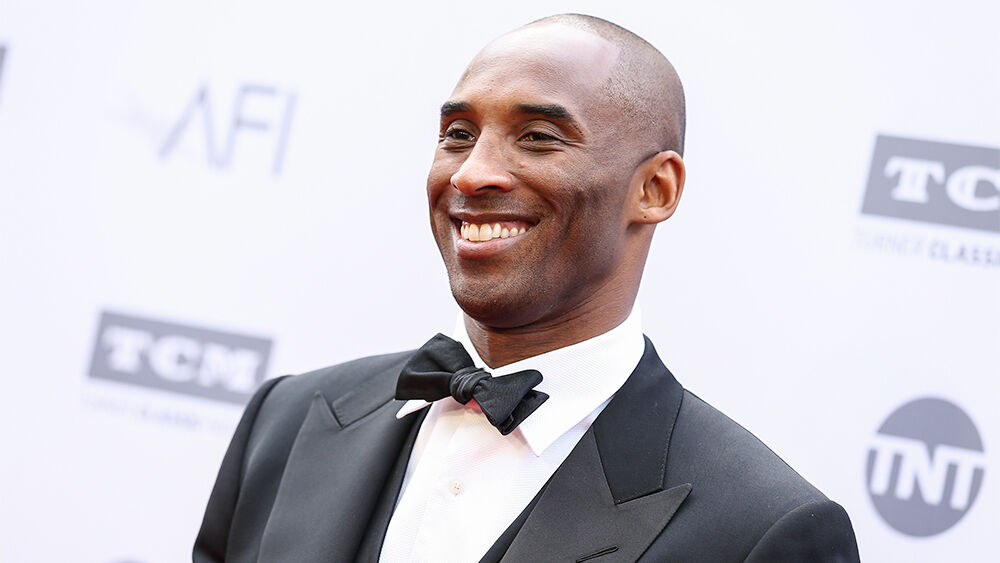 Estrela do basquete, Kobe Bryant morre em acidente de helicóptero