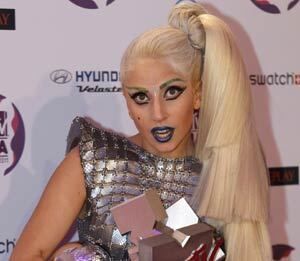 Lady Gaga diz que não sabe o que é ser feliz com homem Lady Gaga diz que não sabe o que é ser feliz com homem