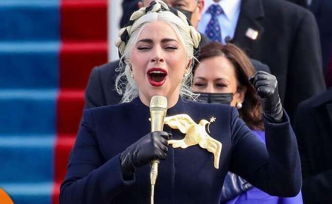 Lady Gaga diz que engravidou após estupro, o que resultou em isolamento por meses Lady Gaga diz que engravidou após estupro, o que resultou em isolamento por meses