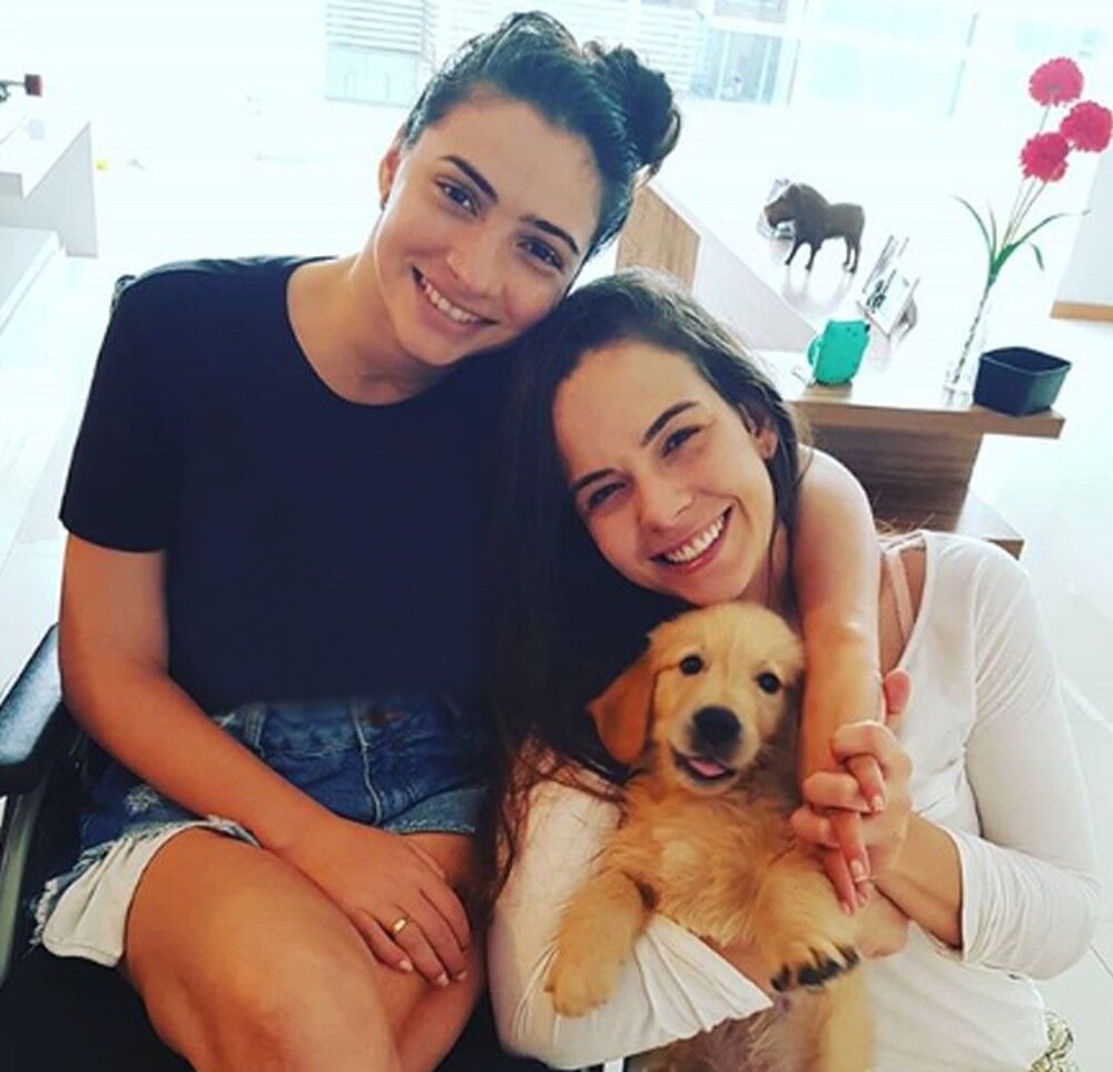 Laís Souza anuncia casamento com Paula Alencar em 2020 Laís Souza anuncia casamento com Paula Alencar em 2020