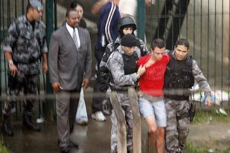 Lindemberg, acusado de matar Eloá Pimentel, passa por júri popular nesta segunda (13) Lindemberg, acusado de matar Eloá Pimentel, passa por júri popular nesta segunda (13)