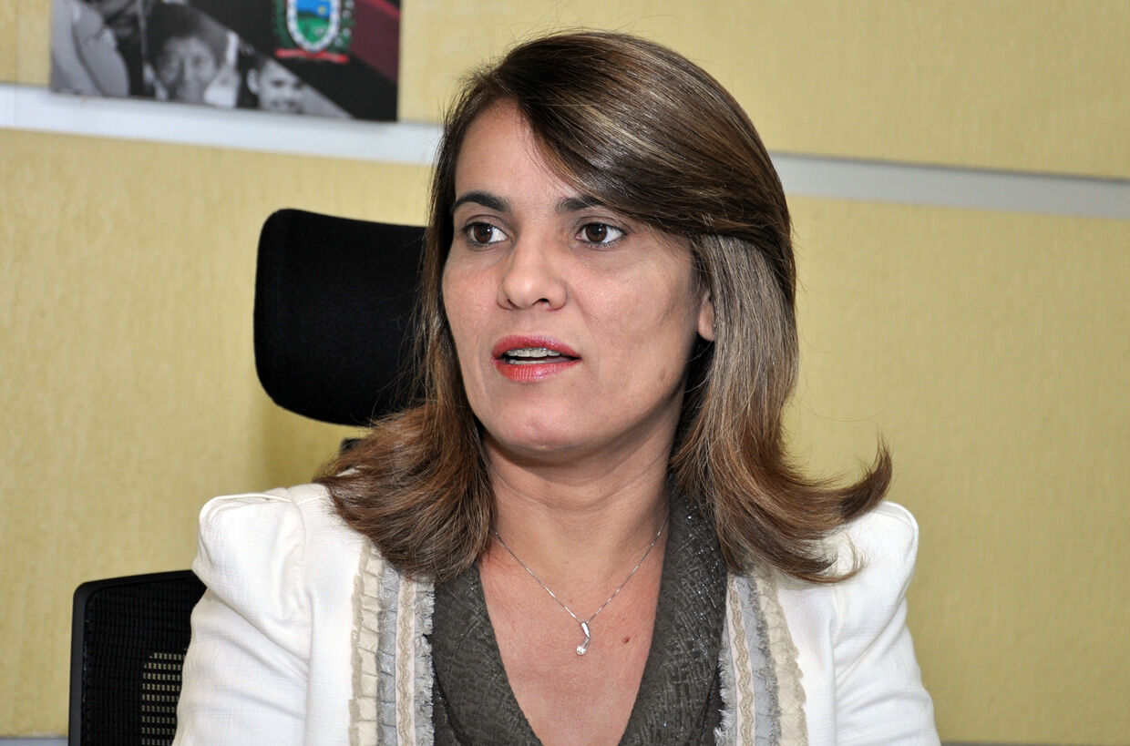 TCE condena ex-secretária Livânia Farias a devolver mais de R$ 33 mil aos cofres públicos TCE condena ex-secretária Livânia Farias a devolver mais de R$ 33 mil aos cofres públicos