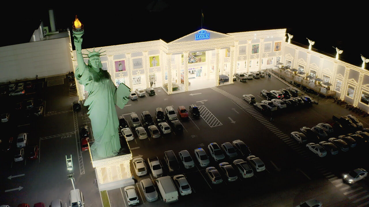 Estátua da Liberdade está a caminho de João Pessoa para ser instalada na loja da Havan Estátua da Liberdade está a caminho de João Pessoa para ser instalada na loja da Havan