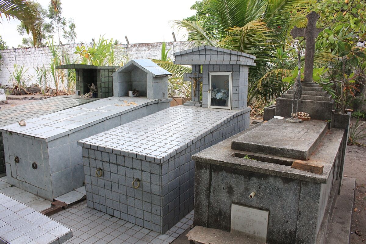 Lotes de terrenos em cemitérios públicos da Capital custam até R$ 3.116 mil Lotes de terrenos em cemitérios públicos da Capital custam até R$ 3.116 mil