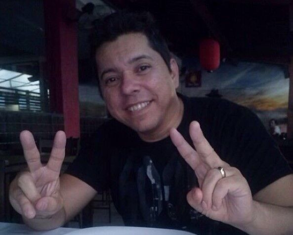 Cantor Louro Santos morre vítima de Coronavírus em Pernambuco Cantor Louro Santos morre vítima de Coronavírus em Pernambuco