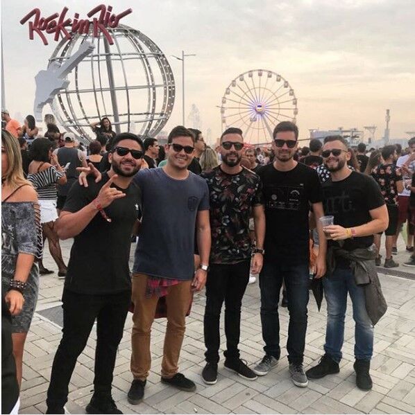 Lucas Gomes curte o Rock in Rio com os amigos Lucas Gomes curte o Rock in Rio com os amigos