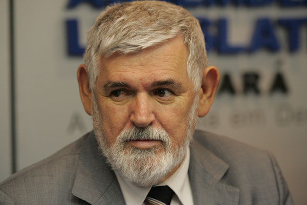 Após escolha de Cartaxo como pré-candidato a prefeito, Luiz Couto 'manda recado' para insatisfeito dentro do PT: "se não quiser, peça para sair" Luiz Couto manda recado para insatisfeitos