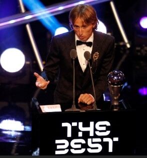 Modric é eleito o melhor do mundo pela Fifa Modric é eleito o melhor do mundo pela Fifa