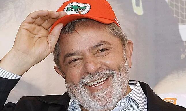 Boné do MST vira nova camisa de Che Guevara e é acusado de gourmetização Boné do MST vira nova camisa de Che Guevara e é acusado de gourmetização