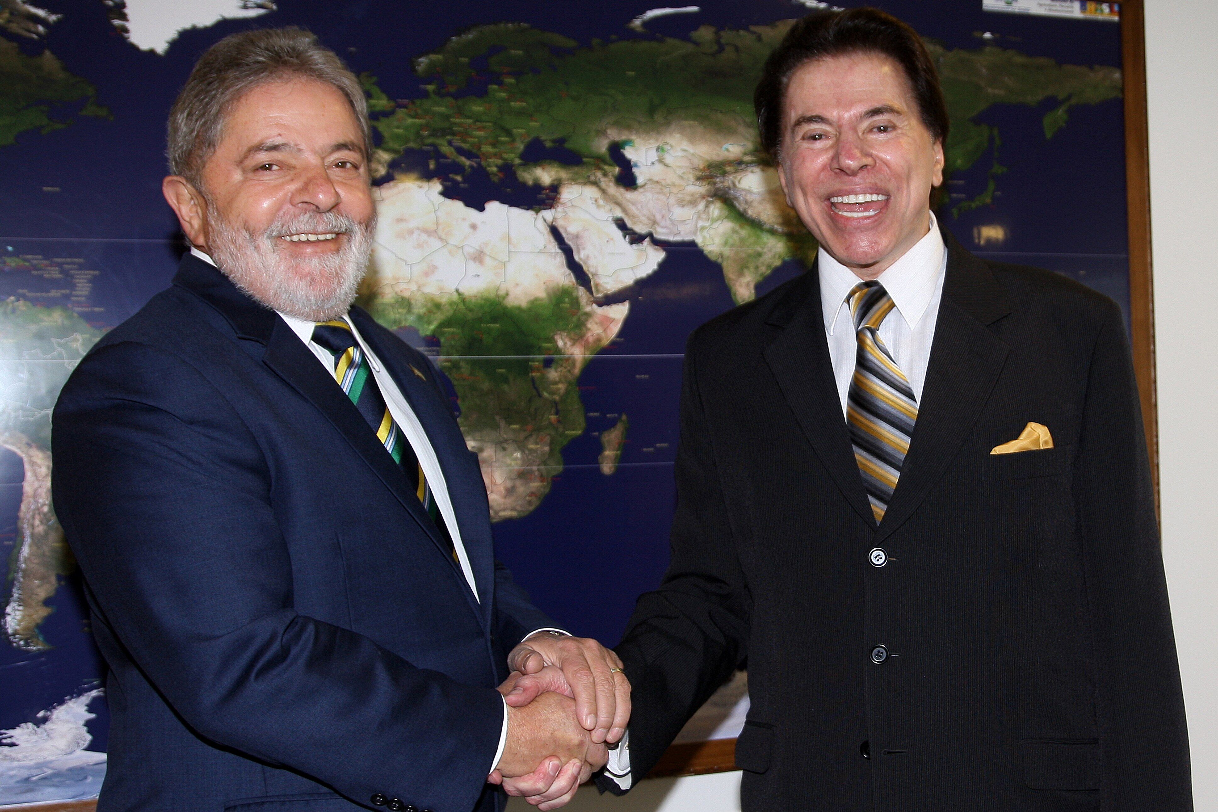 Silvio Santos e Lula conversam por telefone, em encontro intermediado por esposa de ex-ministro de Bolsonaro Silvio Santos e Lula conversam por telefone, em encontro intermediado por esposa de ex-ministro de Bolsonaro