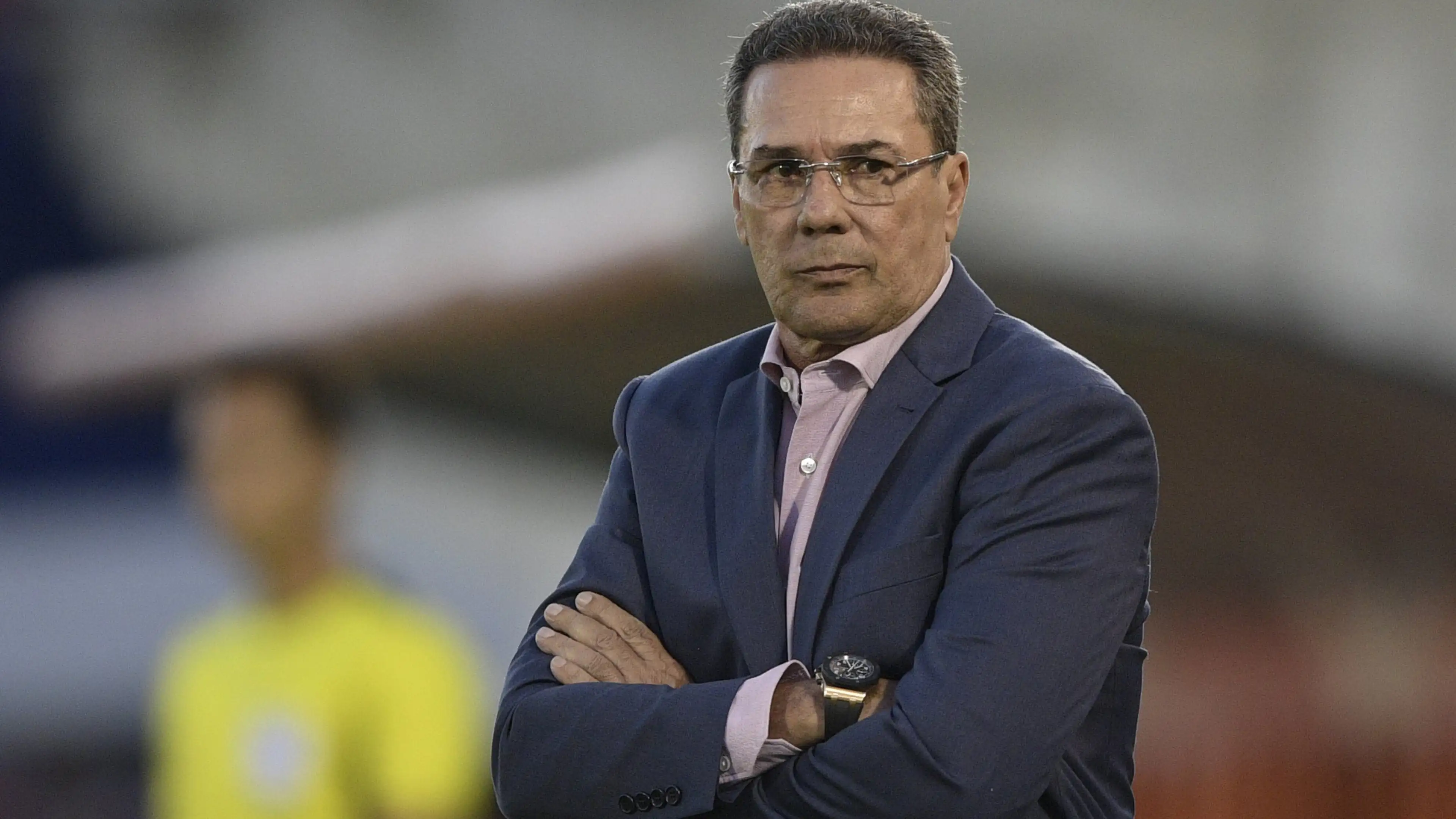 Corinthians confirma contratação de Vanderlei Luxemburgo como novo treinador Corinthians confirma contratação de Vanderlei Luxemburgo como novo treinador
