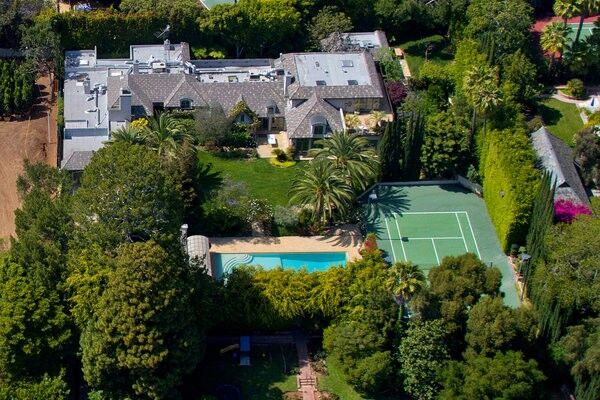 Madonna vende mansão em Hollywood por quase 50 milhões de reais Madonna vende mansão em Hollywood por quase 50 milhões de reais