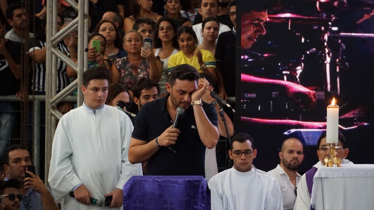 "Fico triste porque ontem tinha a mensagem e eu não tive tempo de responder a ele", lamenta Mano Walter "Fico triste porque ontem tinha a mensagem e eu não tive tempo de responder a ele", lamenta Mano Walter