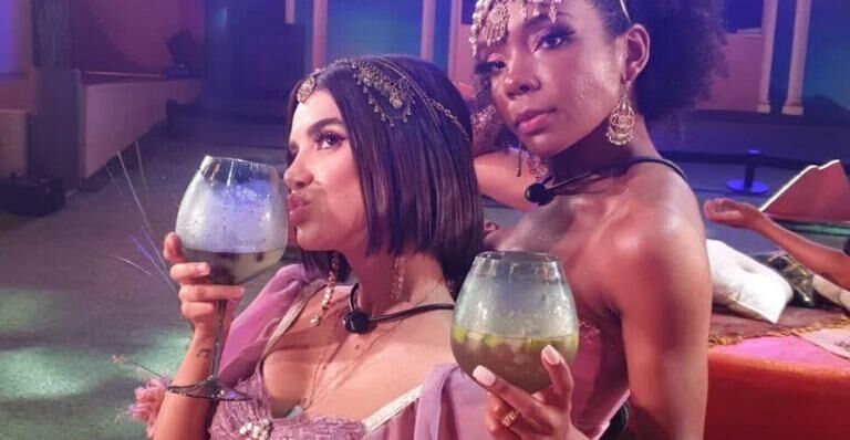 Thelma e Manu Gavassi batem recorde de Beyoncé em ranking no Instagram Thelma e Manu Gavassi batem recorde de Beyoncé em ranking no Instagram