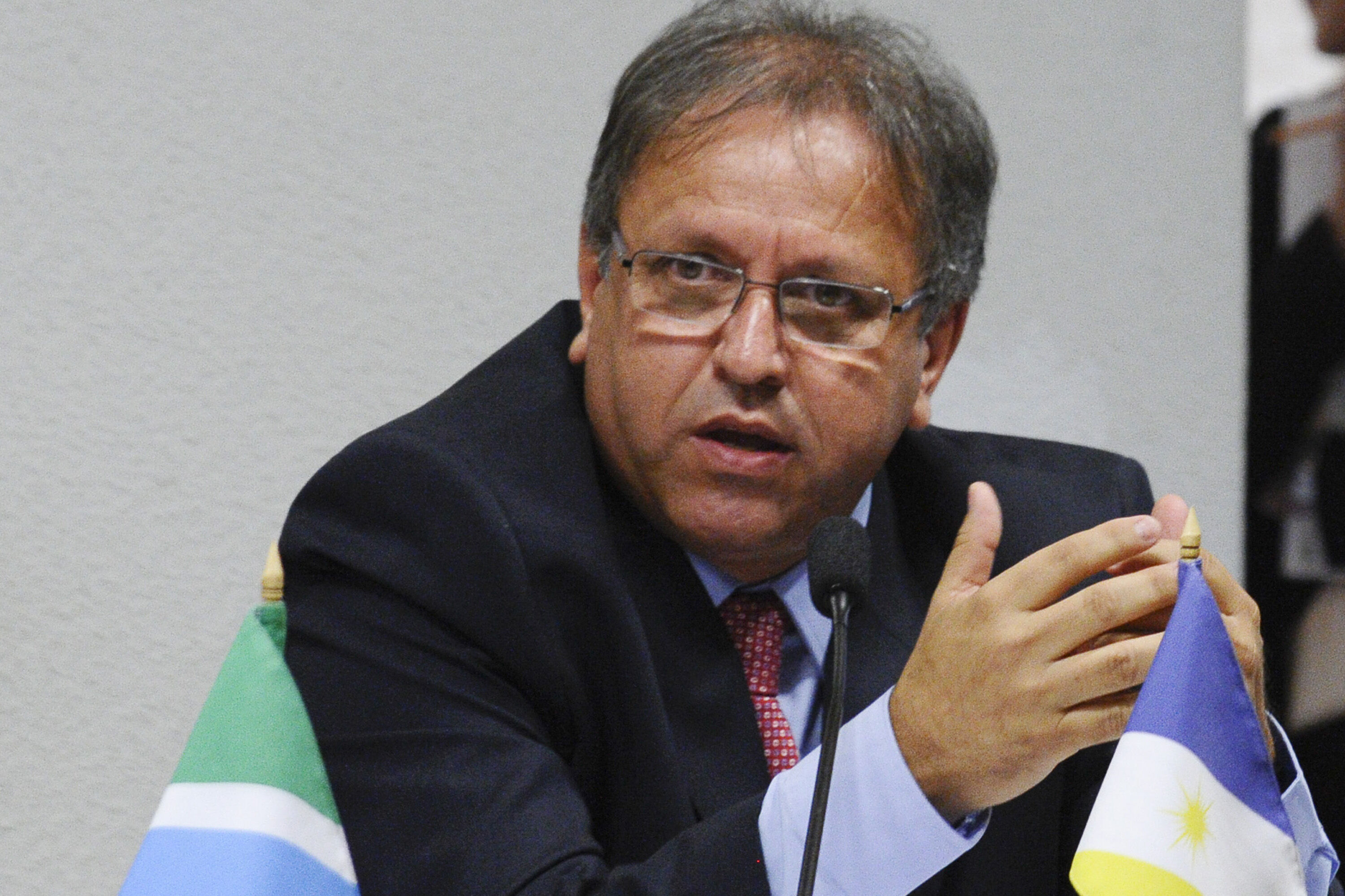 Eleitores do Tocantins elegem novo governador neste domingo