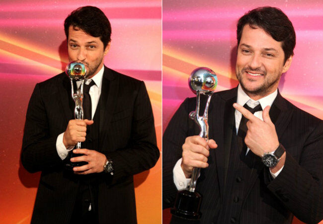 Marcelo Serrado leva prêmio de melhor ator coadjuvante pelo seu personagem Crô Marcelo Serrado leva prêmio de melhor ator coadjuvante pelo seu personagem Crô