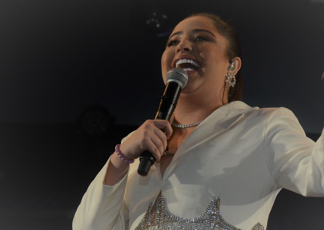 Show de Mari Fernandez atinge lotação máxima e fecha portões do Parque no Povo Show de Mari Fernandez atinge lotação máxima e fecha portões do Parque no Povo