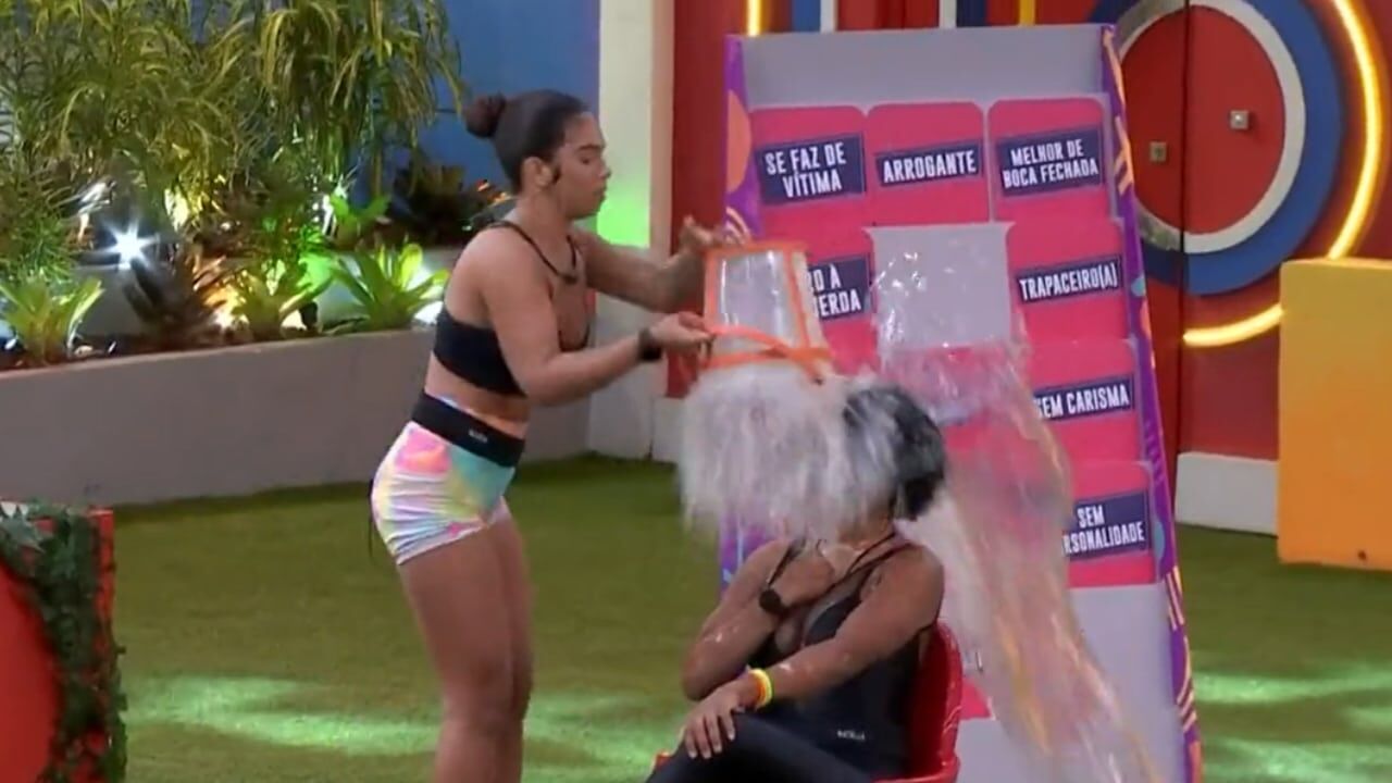 Maria, do BBB 22, é expulsa após agredir Natália durante jogo da discórdia Maria, do BBB 22, é expulsa após agredir Natália durante jogo da discórdia