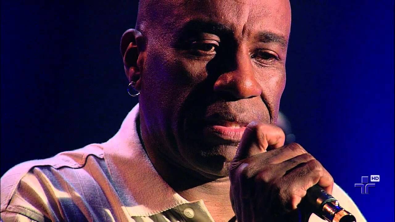 Vocalista da banda "Fundo de Quintal" morre aos 58 anos de idade Vocalista da banda "Fundo de Quintal" morre aos 58 anos de idade