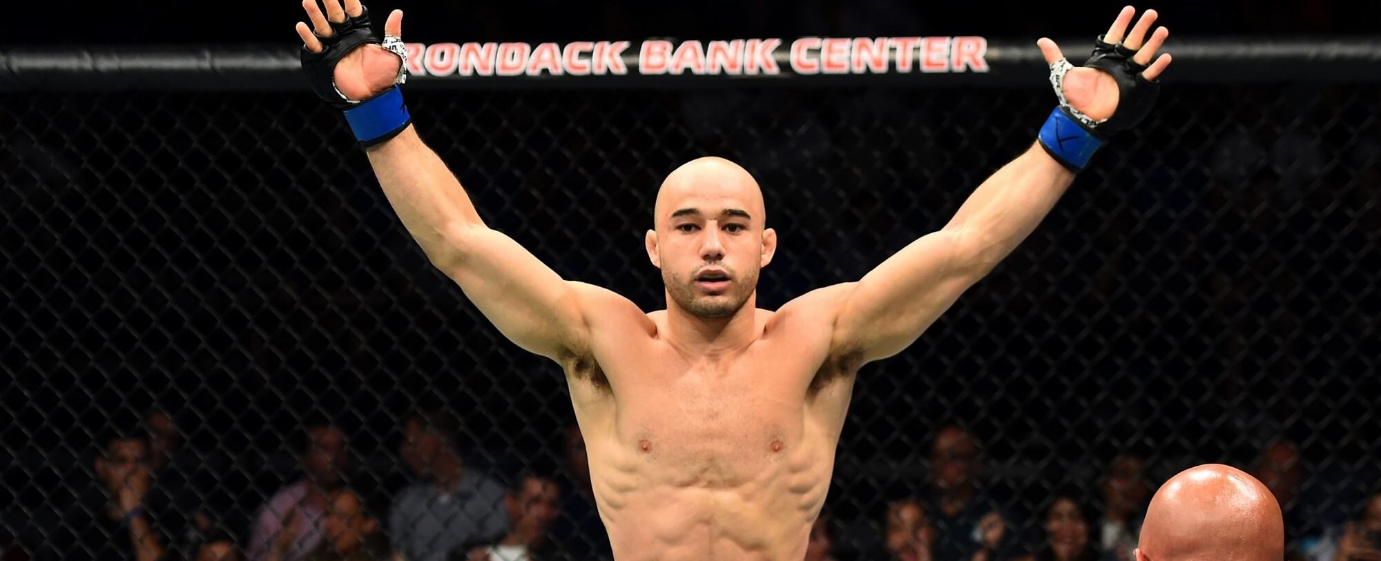Marlon Moraes brilha no WSOF 32 e mantém o cinturão dos galos; Alexandre Capitão sofre derrota Marlon Moraes brilha no WSOF 32 e mantém o cinturão dos galos; Alexandre Capitão sofre derrota