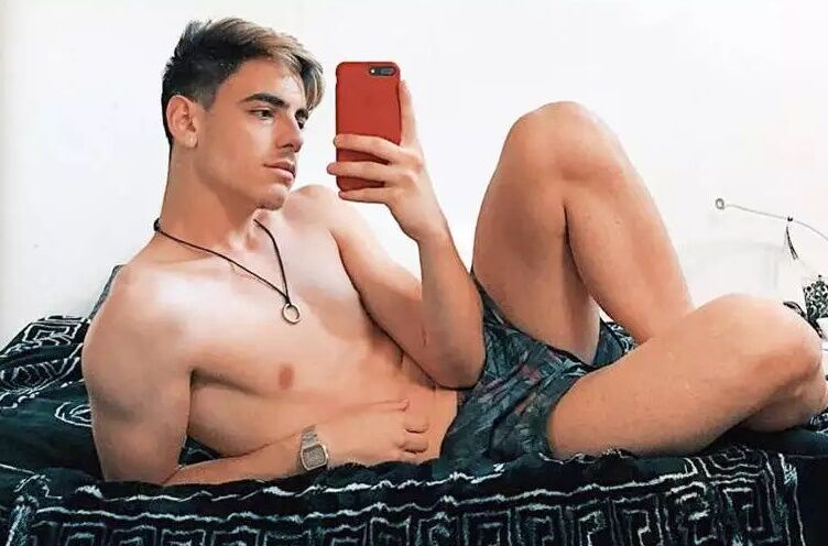 Alexandre Frota ironiza filho que entrou para o ramo da pornografia e diz que 'mundo dá voltas' Alexandre Frota ironiza filho que entrou para o ramo da pornografia e diz que 'mundo dá voltas'