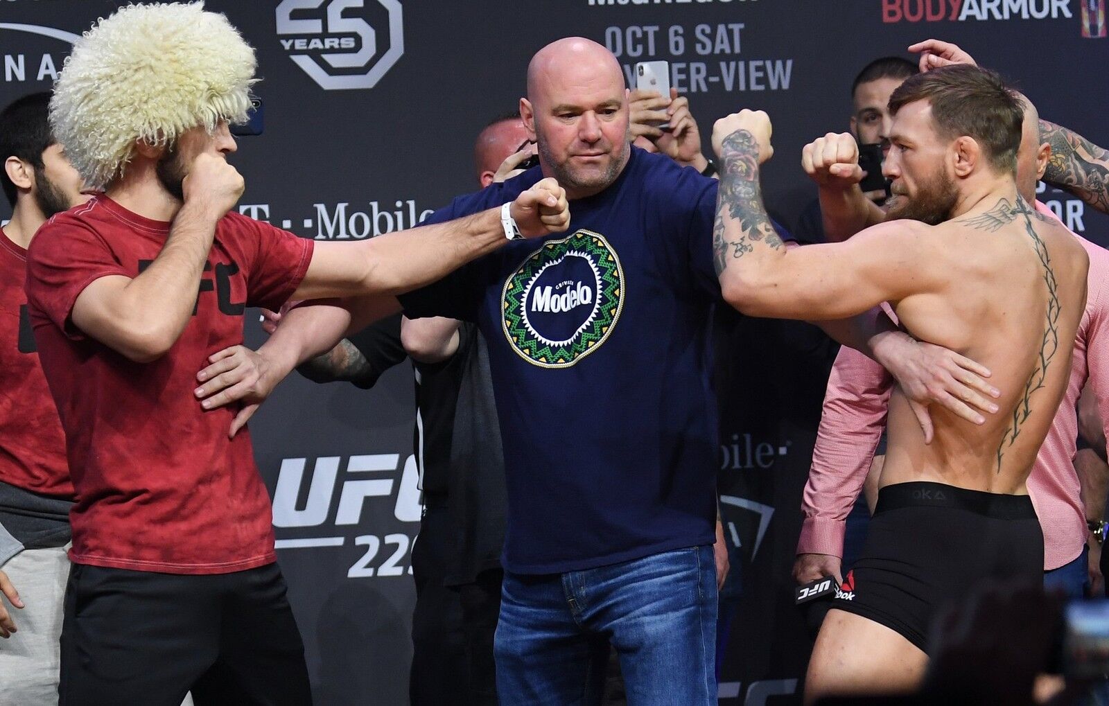 Khabib deixa porta aberta para revanche contra Conor McGregor no futuro Khabib deixa porta aberta para revanche contra Conor McGregor no futuro