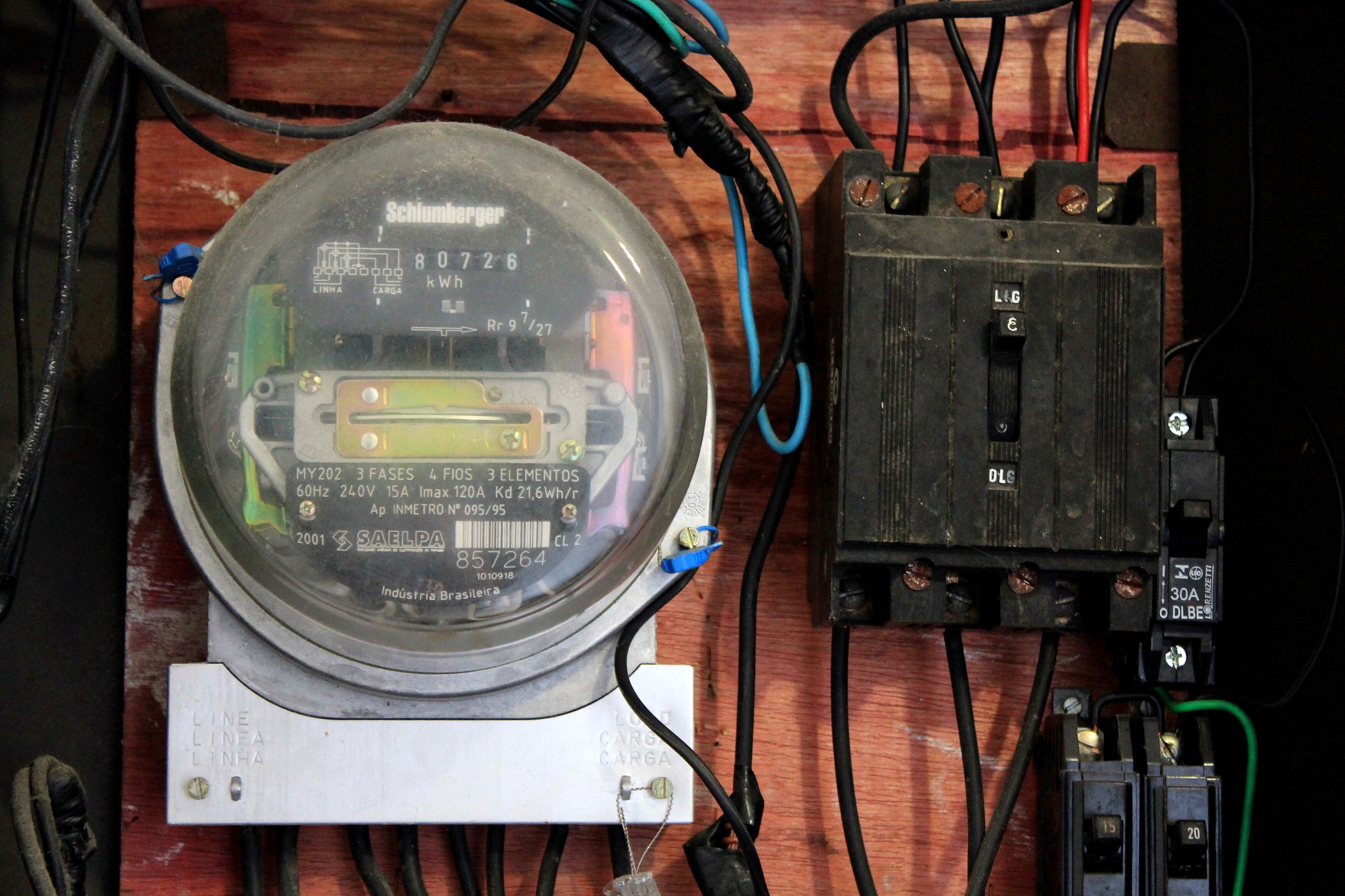 Paraíba perde R$19 mi em impostos por furtos; Energisa lança campanha de combate ao “gato” Paraíba perde R$19 mi em impostos por furtos; Energisa lança campanha de combate ao “gato”