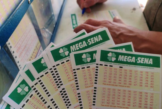 Mega-Sena acumula prêmio principal e deve sortear R$ 20 milhões no sábado Mega-Sena acumula prêmio principal e deve sortear R$ 20 milhões no sábado