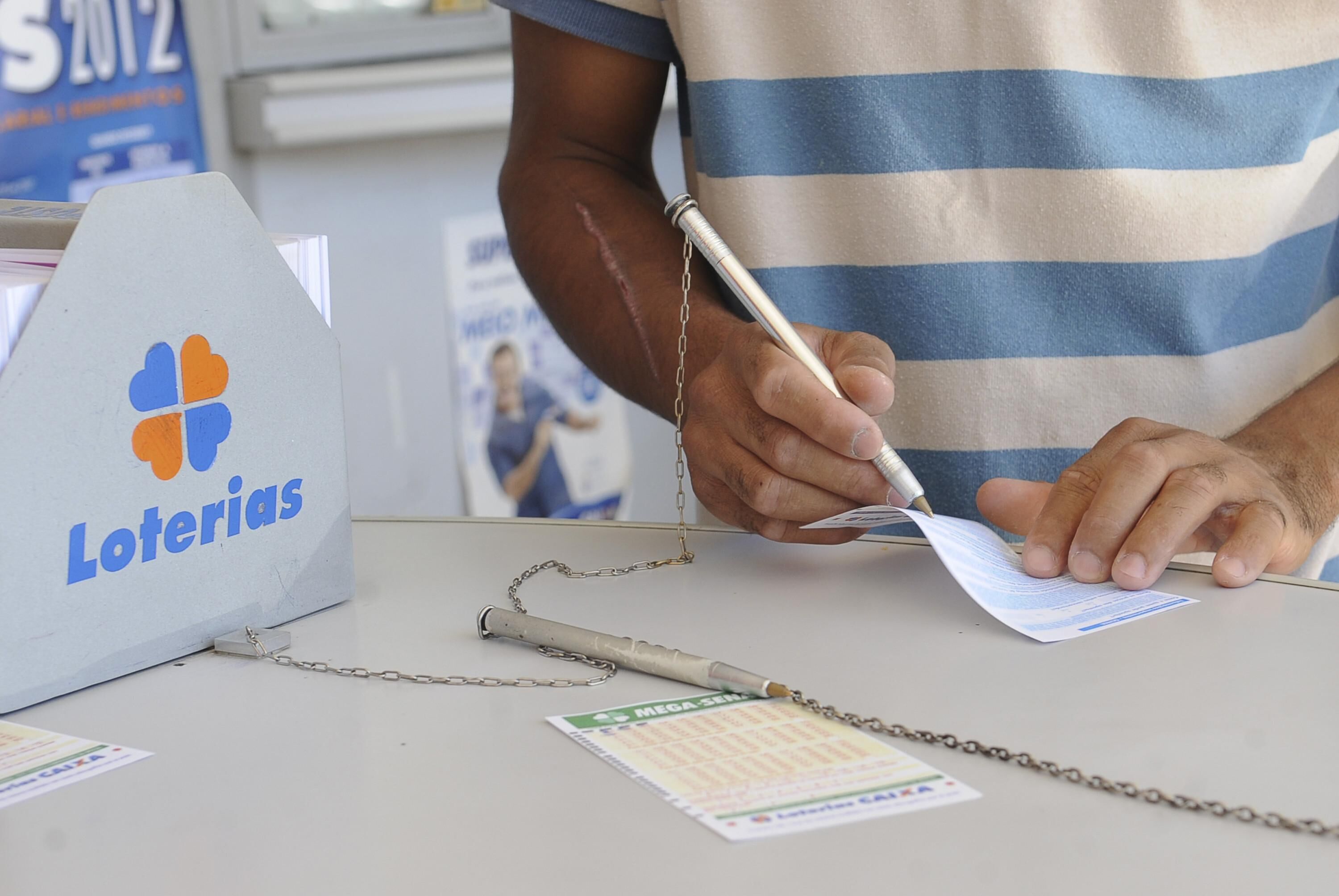 Mega-Sena acumulada pode pagar nesta quarta-feira R$ 32 milhões Mega-Sena acumulada pode pagar nesta quarta-feira R$ 32 milhões