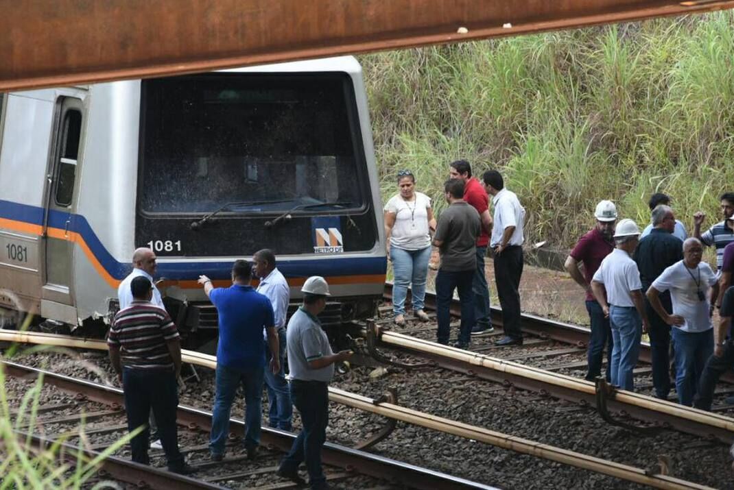 Metrô descarrila em Águas Claras no DF e serviço fica interrompido Metrô descarrila em Águas Claras no DF e serviço fica interrompido